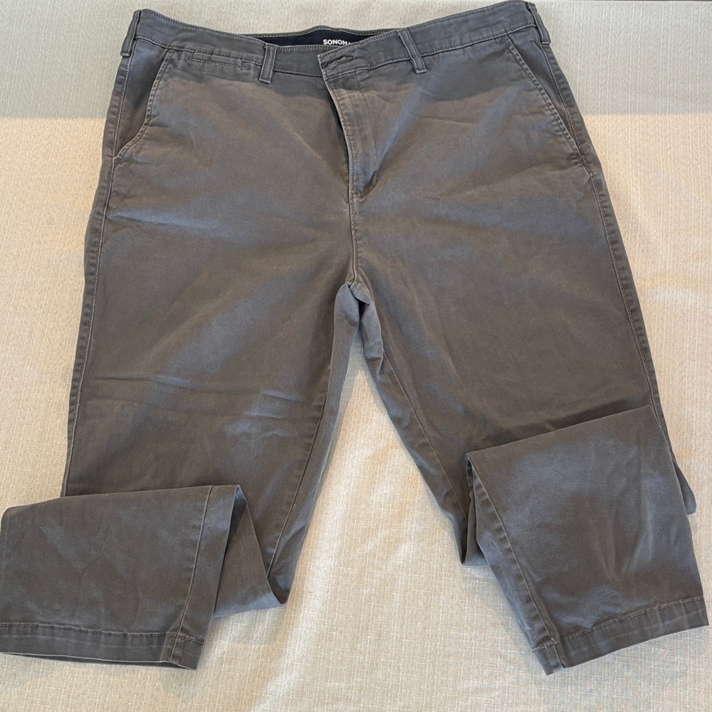 SONOMA Men’s Charcoal Gray Chino Pants
